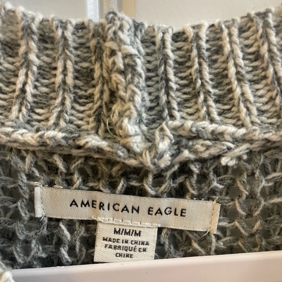 EUC American Eagle Striped Grey Sweater size Medium - Picture 2 of 4
